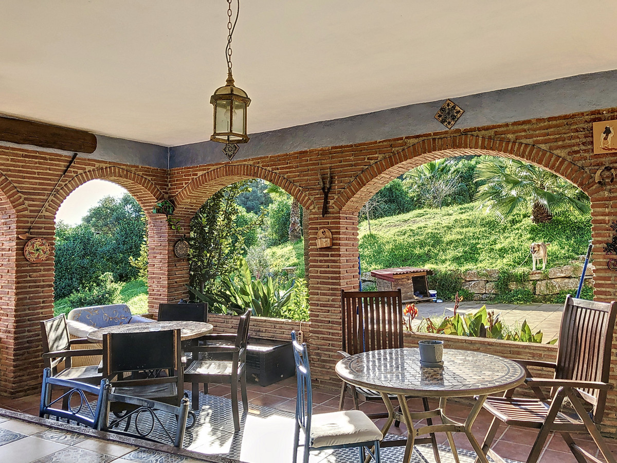 Huis te koop in Estepona | 6 slaapkamers H4964443