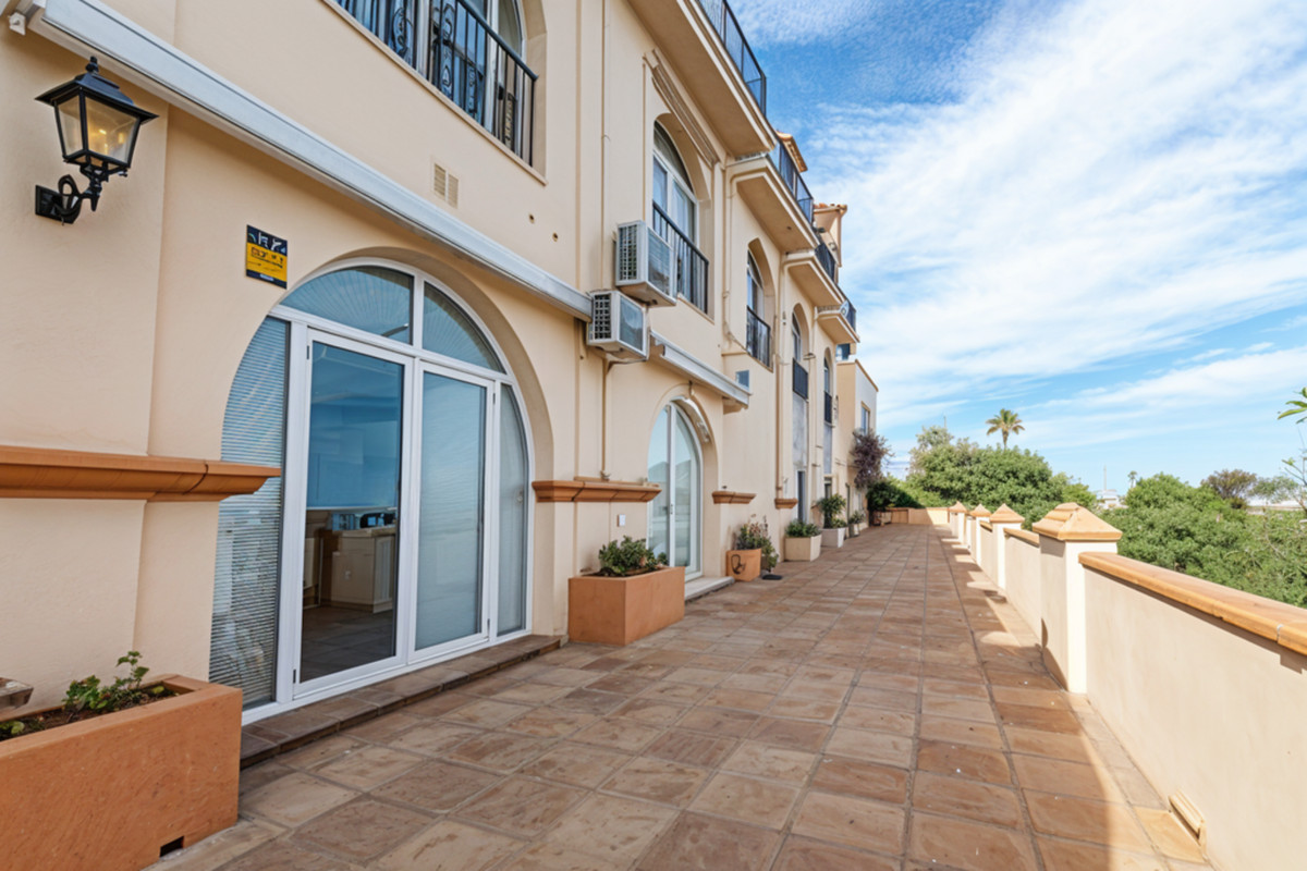 Huis te koop in Estepona | 5 slaapkamers H4986400