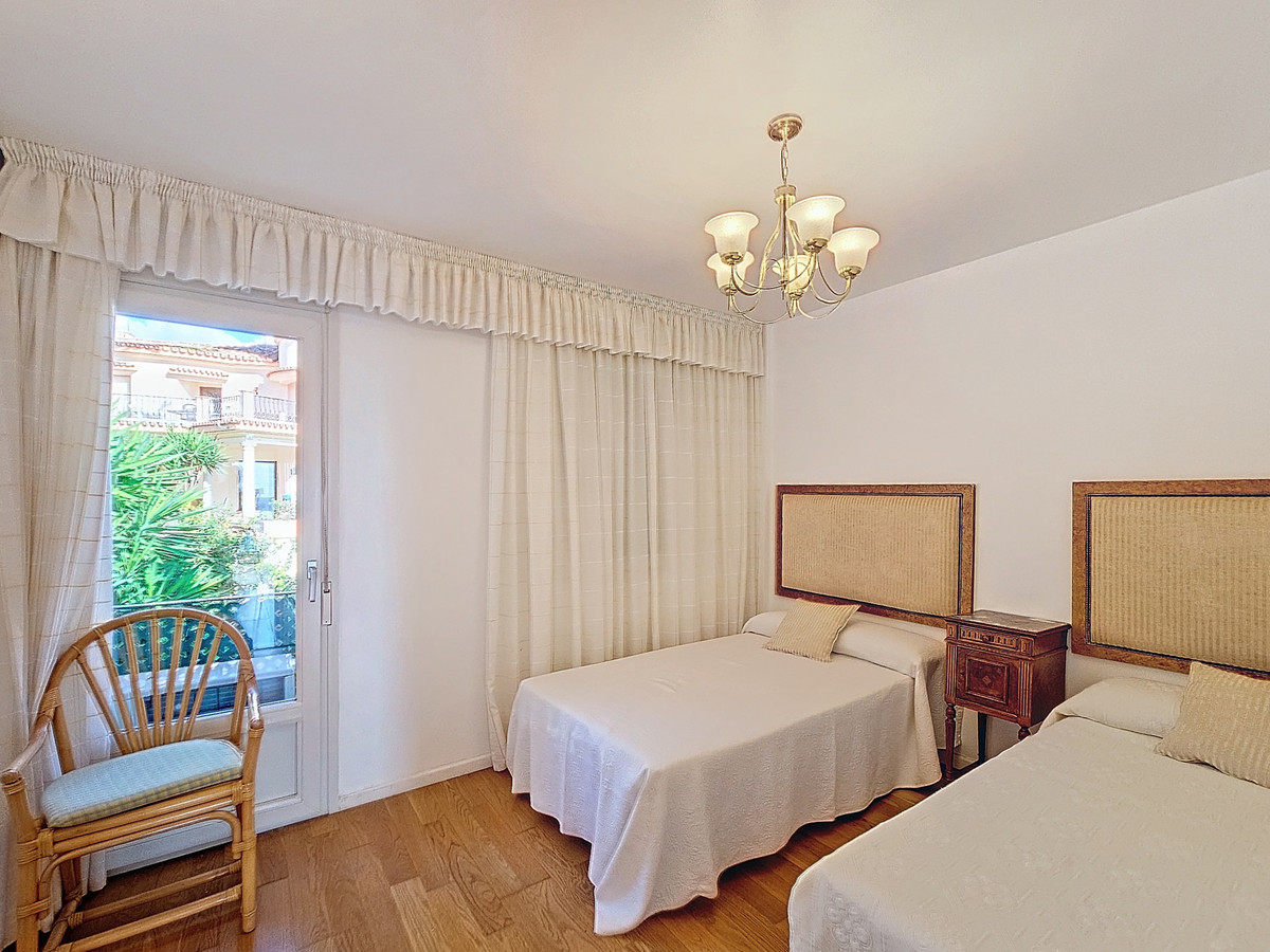 Huis te koop in Estepona | 5 slaapkamers H4986400
