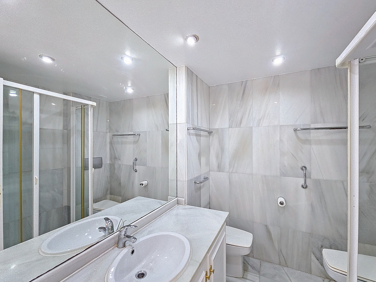 Huis te koop in Estepona | 5 slaapkamers H4986400