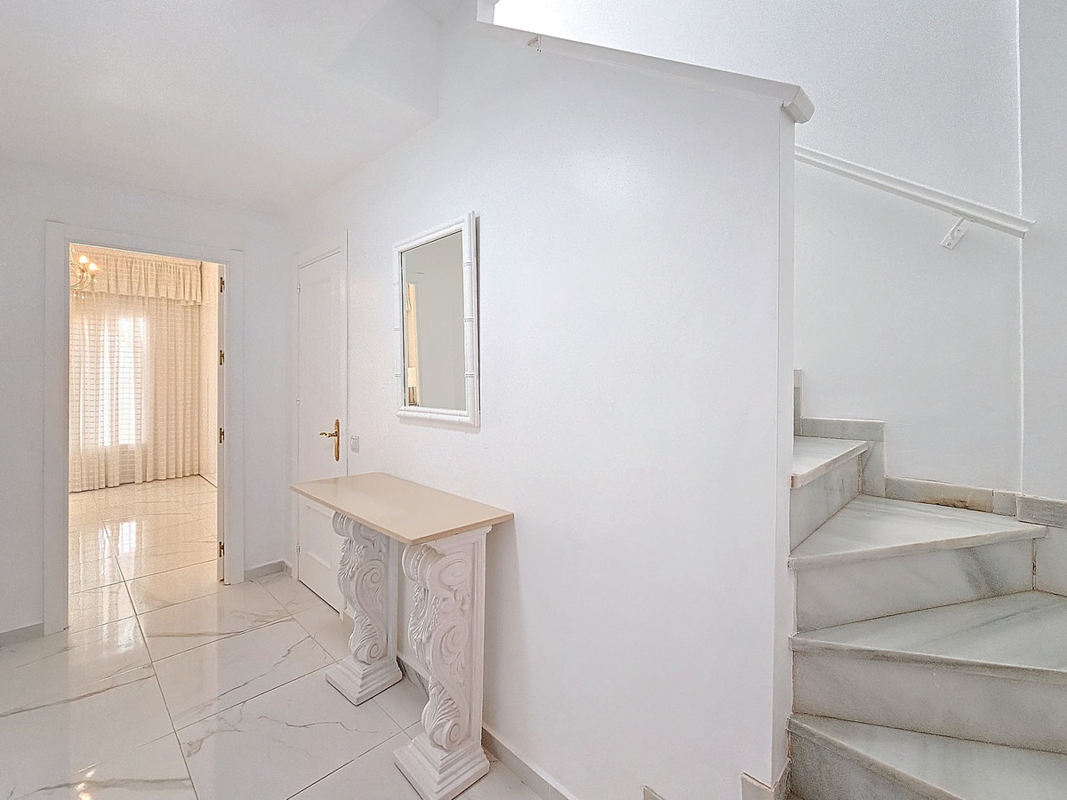 Huis te koop in Estepona | 5 slaapkamers H4986400
