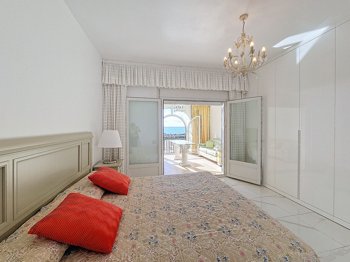 Huis te koop in Estepona | 5 slaapkamers H4986400
