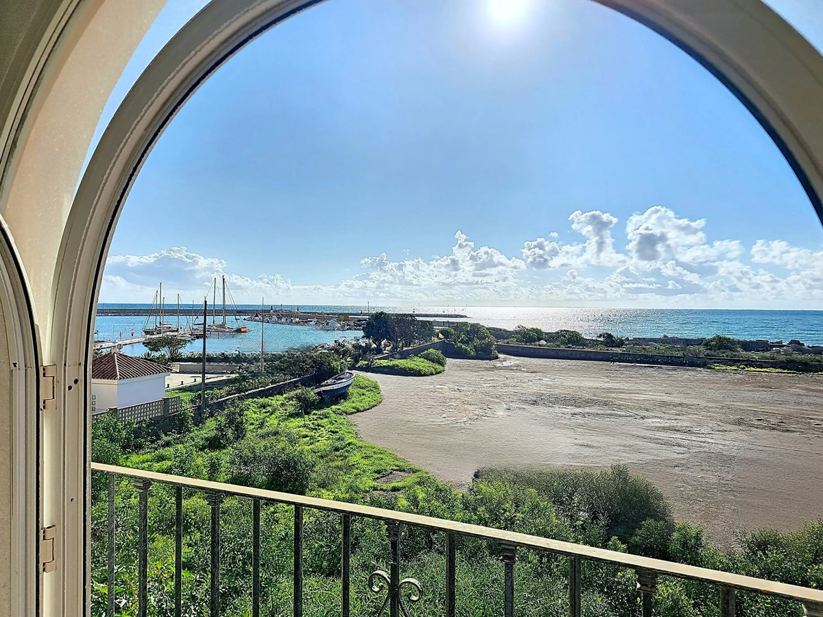 Huis te koop in Estepona | 5 slaapkamers H4986400