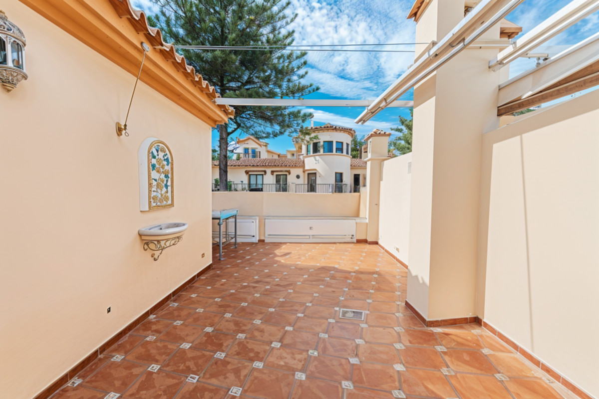 Huis te koop in Estepona | 5 slaapkamers H4986400
