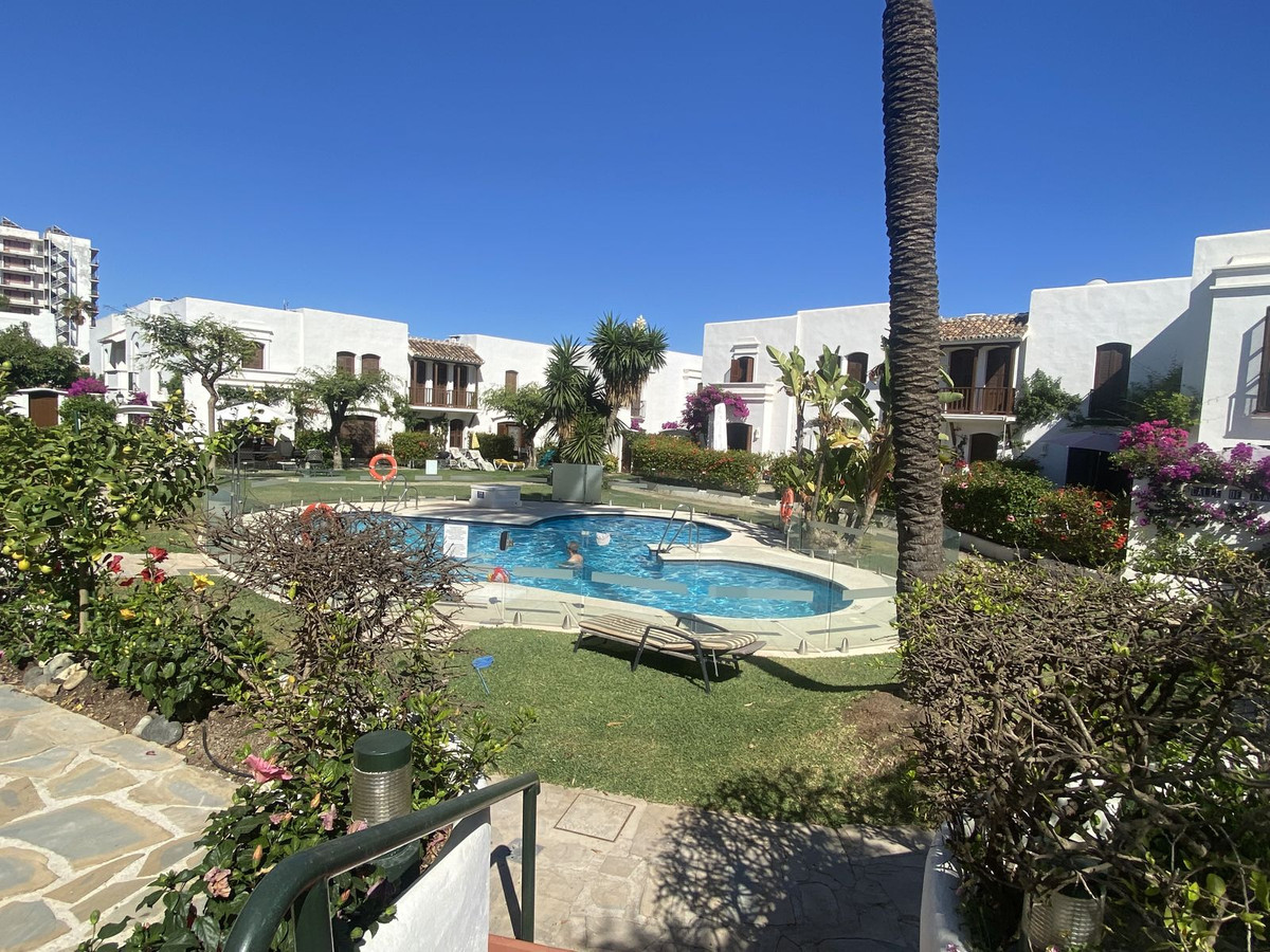 Huis te koop in Estepona | 2 slaapkamers H5018665