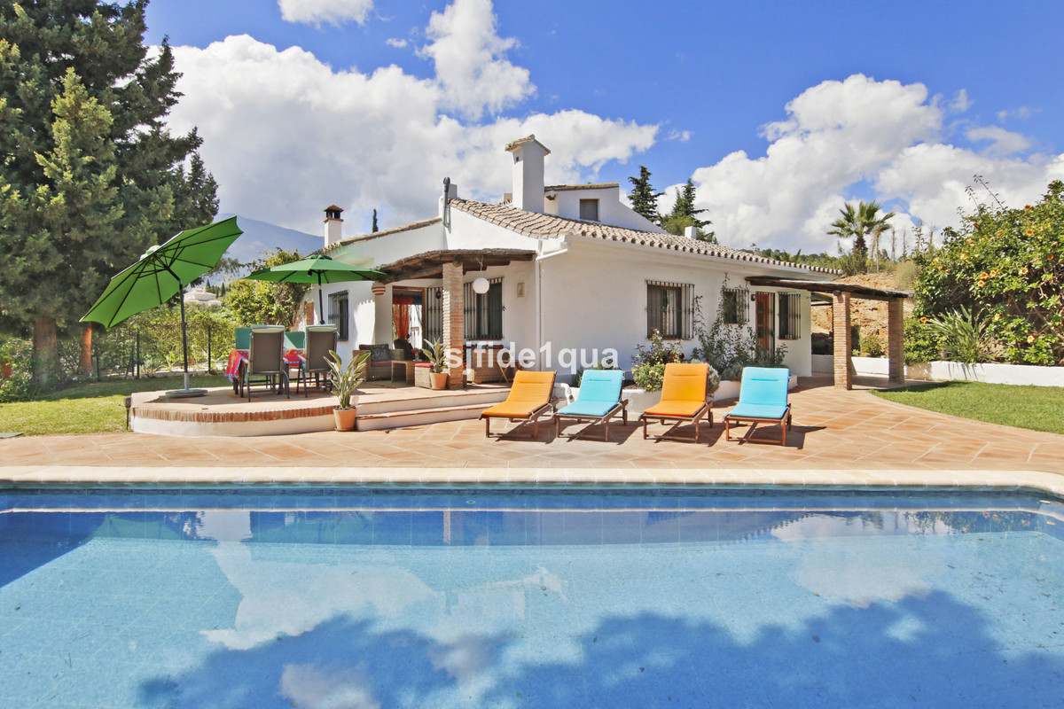 Huis te koop in Estepona | 4 slaapkamers H5042317