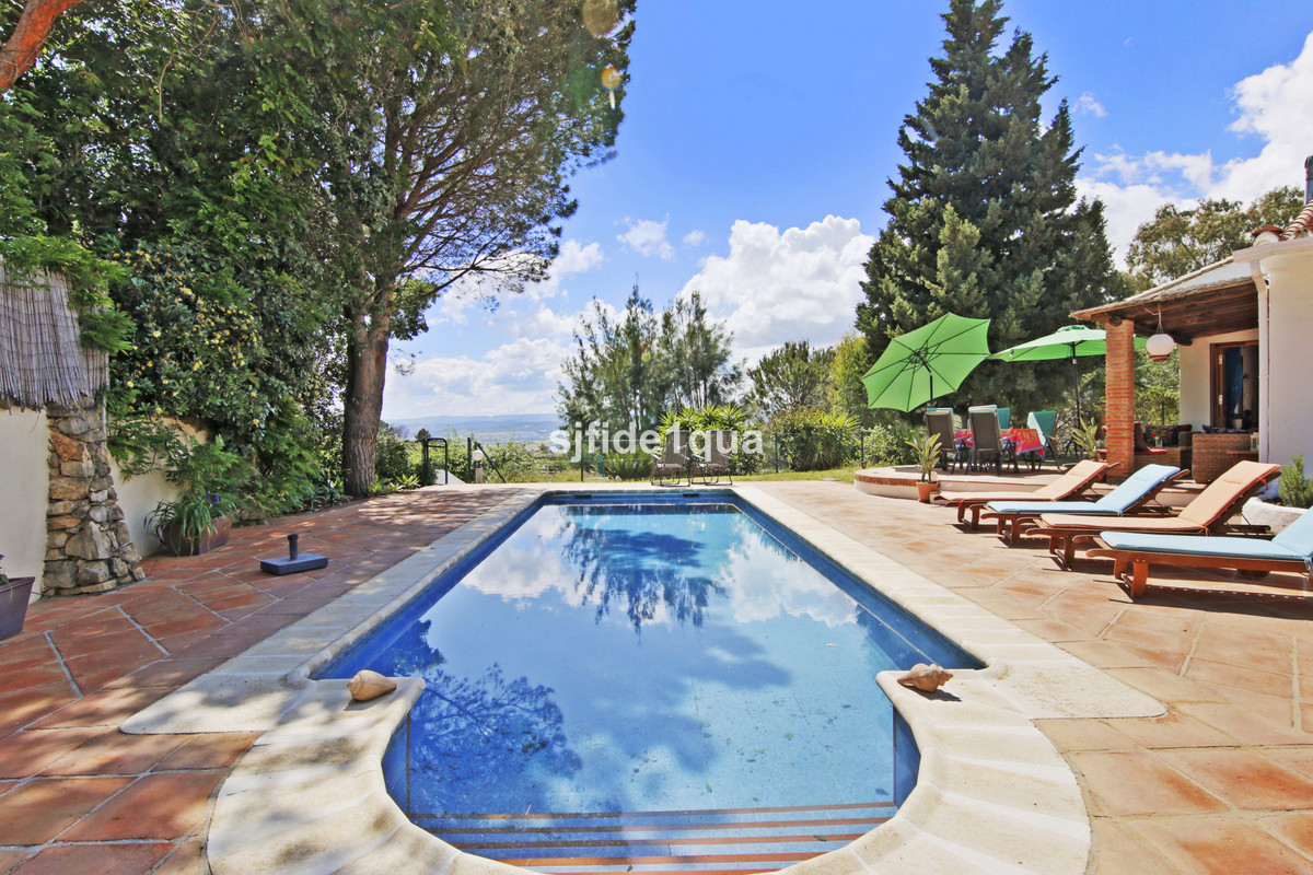 Huis te koop in Estepona | 4 slaapkamers H5042317