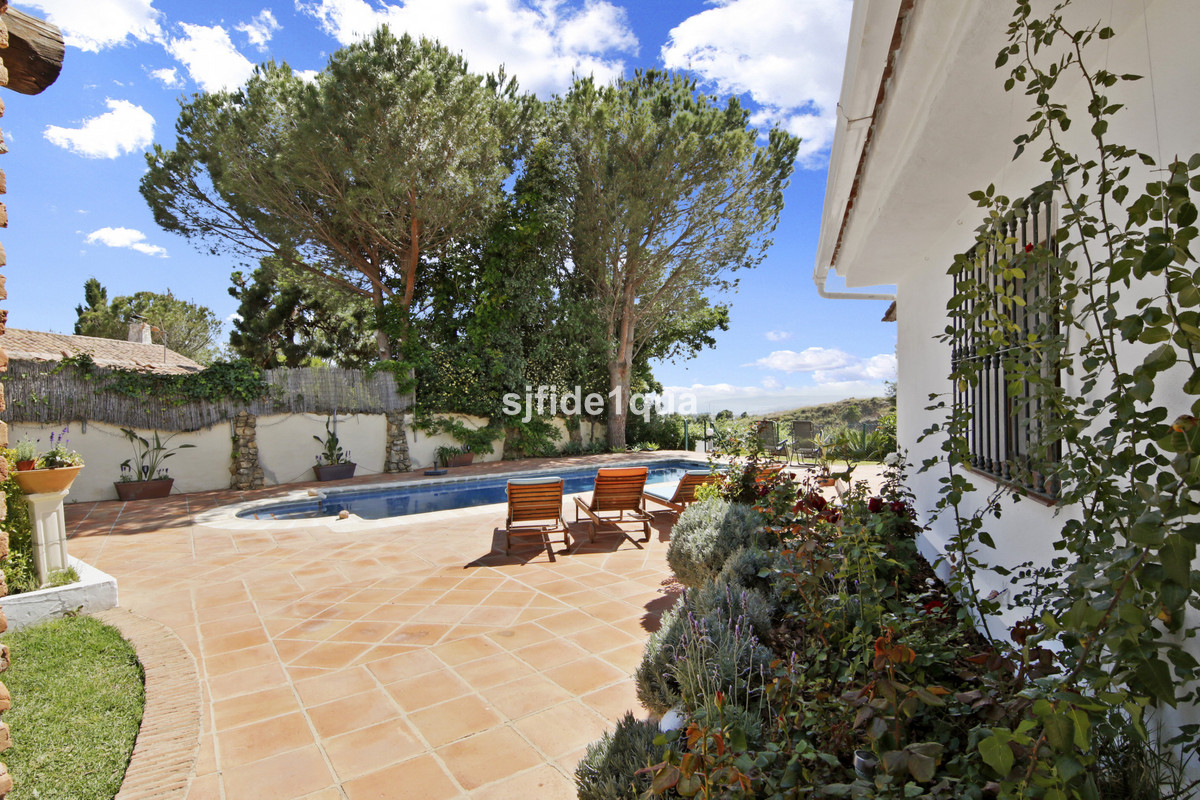 Huis te koop in Estepona | 4 slaapkamers H5042317