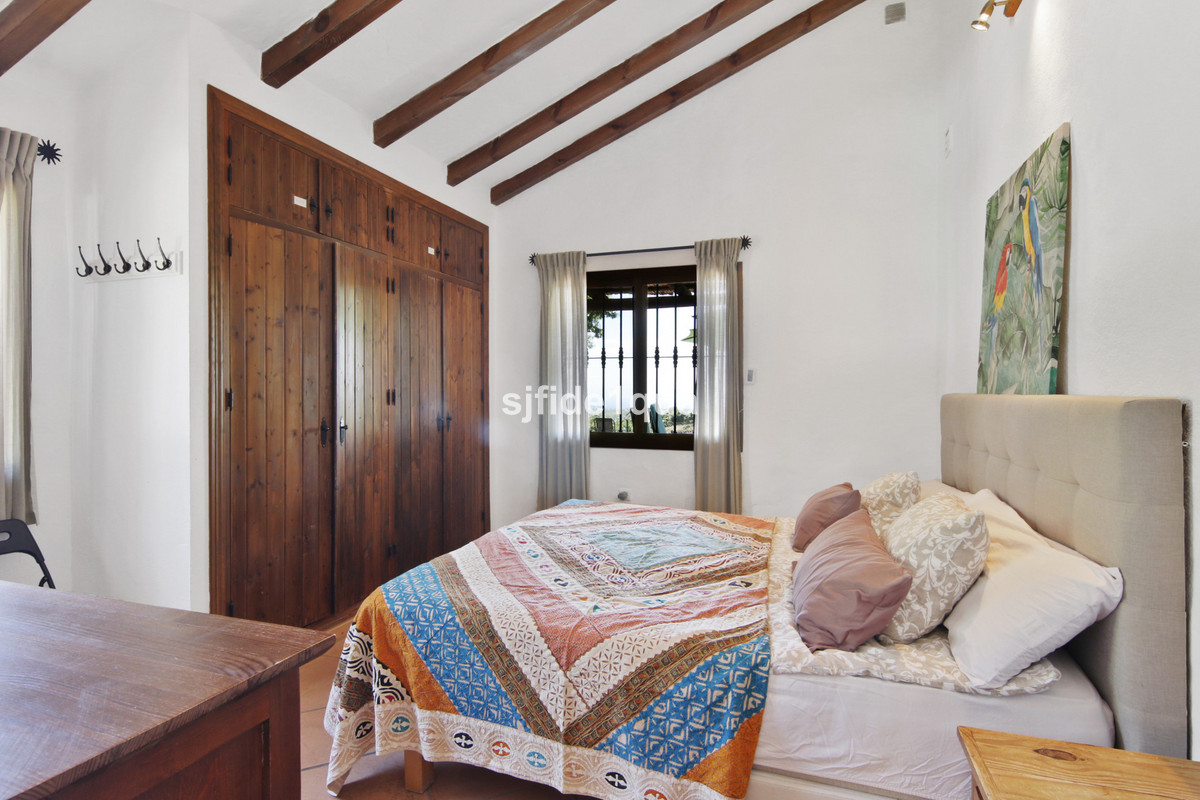 Huis te koop in Estepona | 4 slaapkamers H5042317