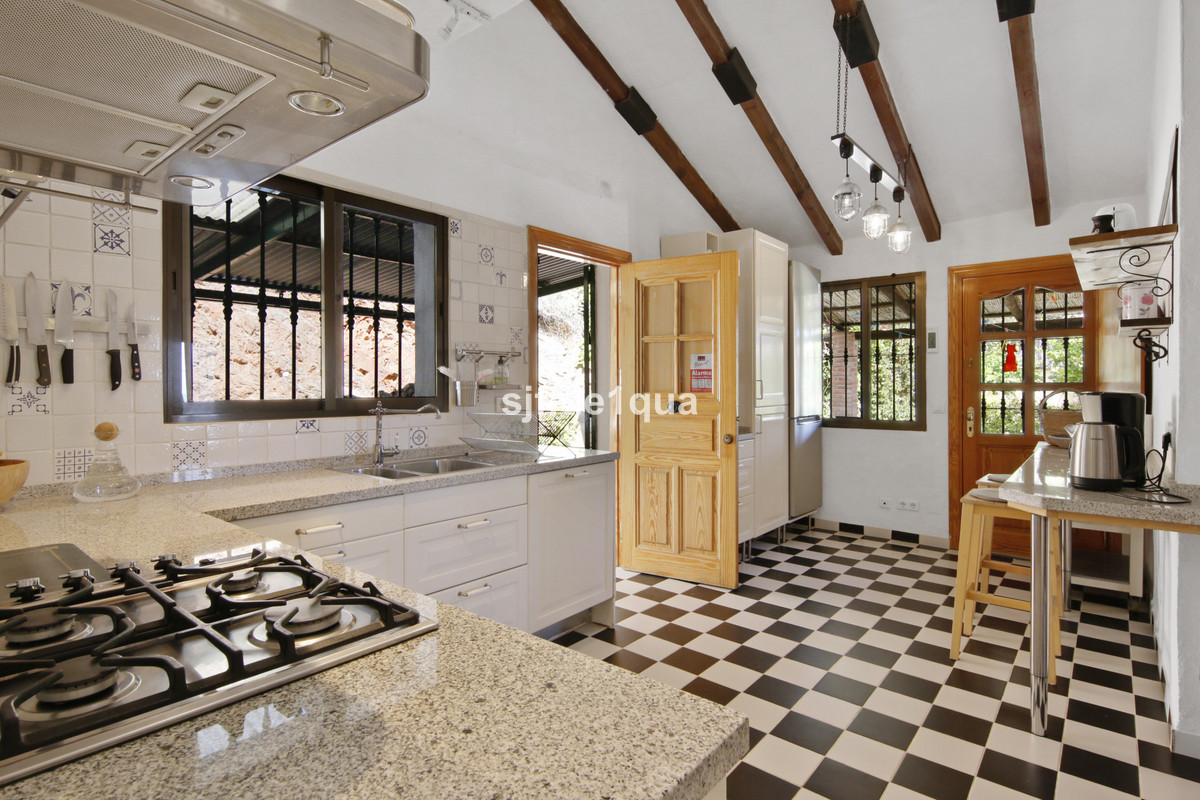Huis te koop in Estepona | 4 slaapkamers H5042317
