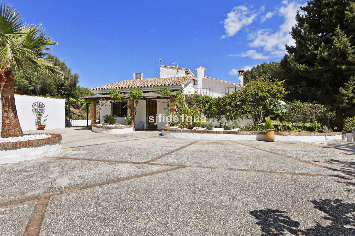Huis te koop in Estepona | 4 slaapkamers H5042317