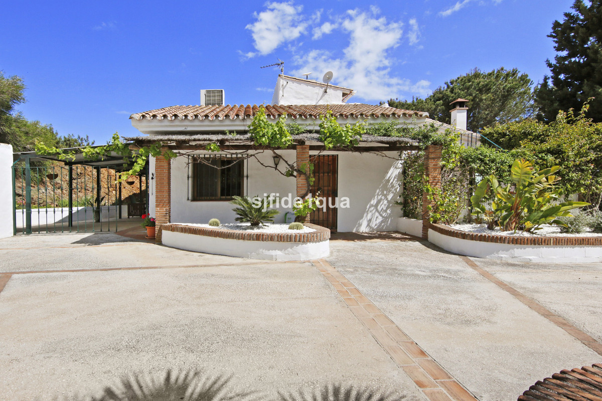 Huis te koop in Estepona | 4 slaapkamers H5042317