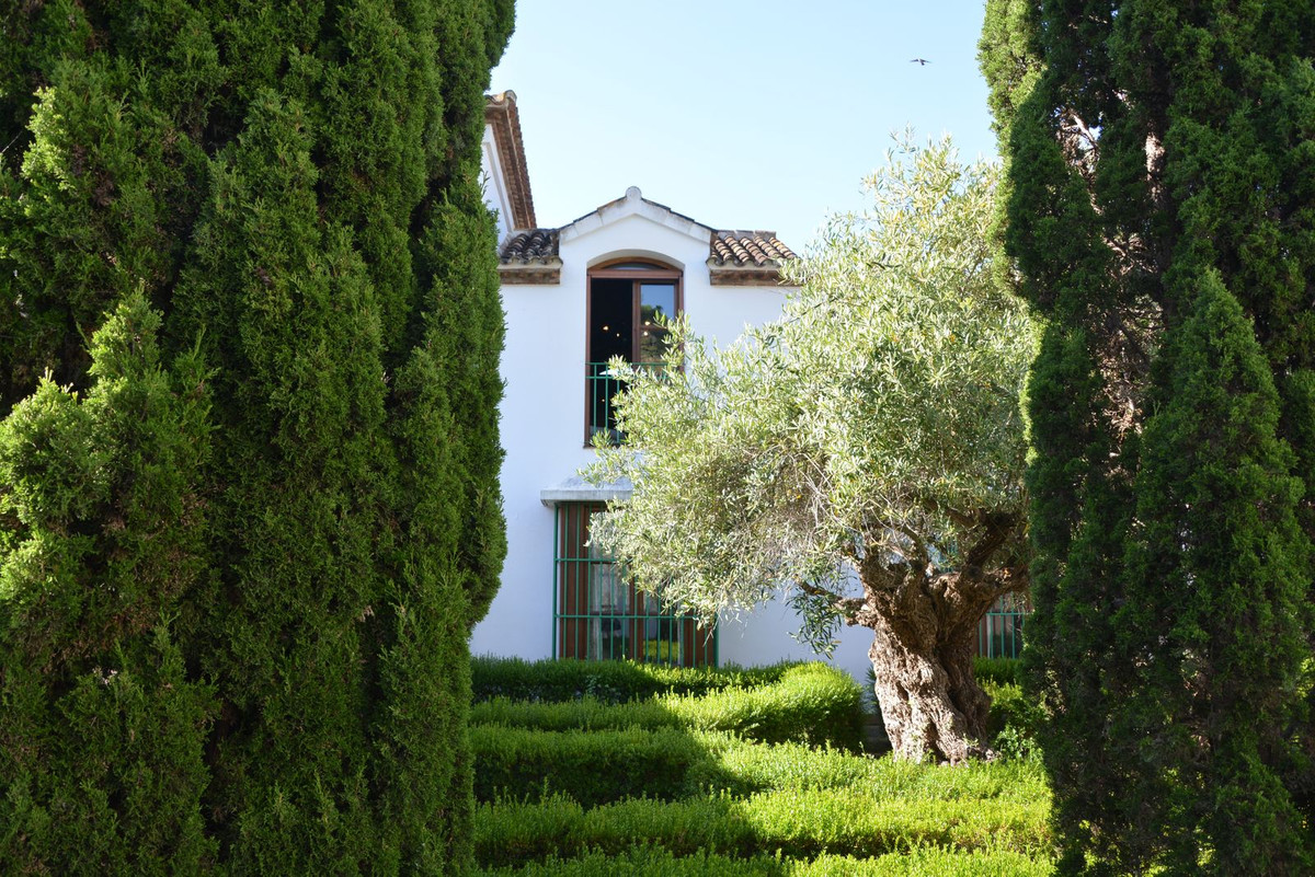 Finca - Cortijo te koop in Estepona | 7 slaapkamers H5053213