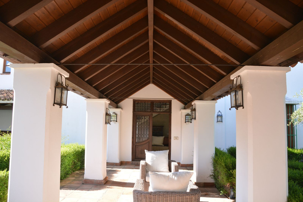 Finca - Cortijo te koop in Estepona | 7 slaapkamers H5053213