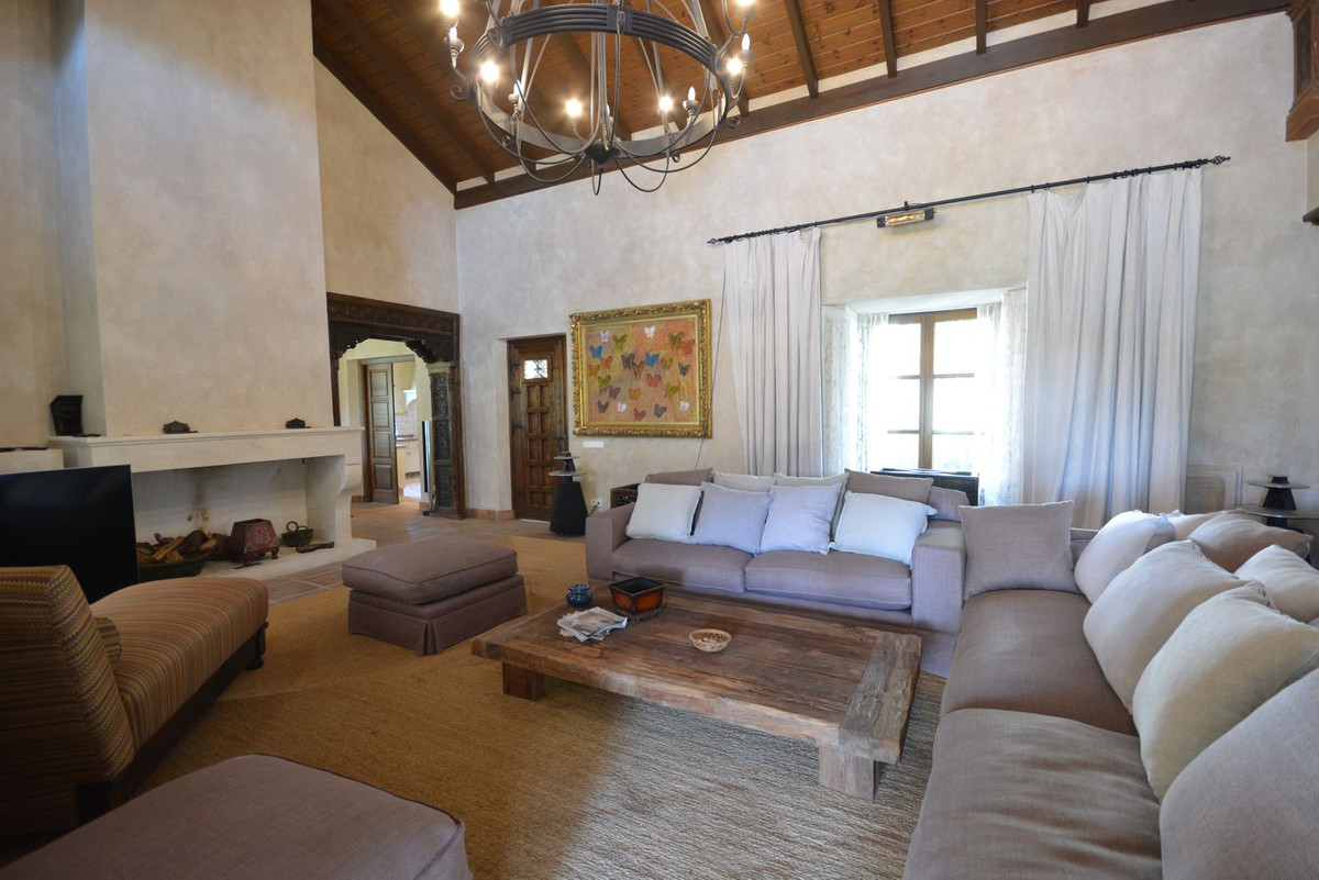 Finca - Cortijo te koop in Estepona | 7 slaapkamers H5053213