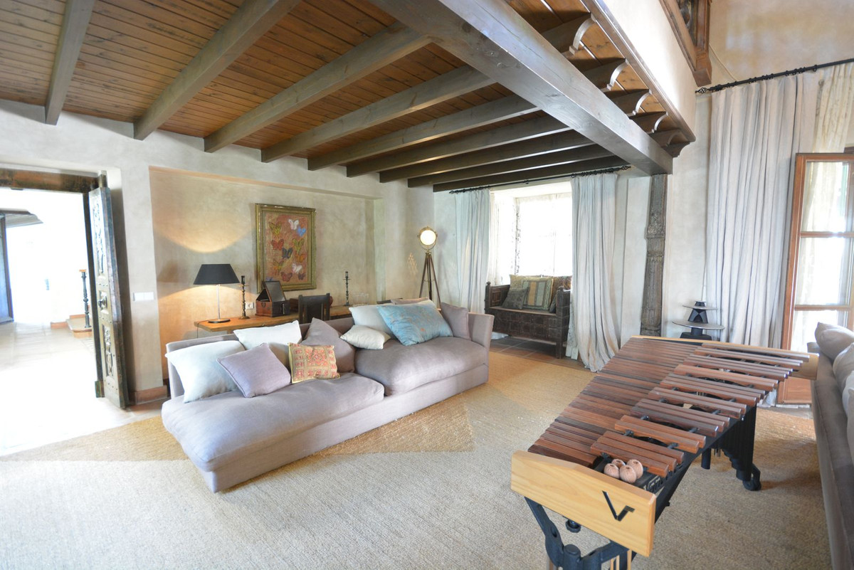 Finca - Cortijo te koop in Estepona | 7 slaapkamers H5053213