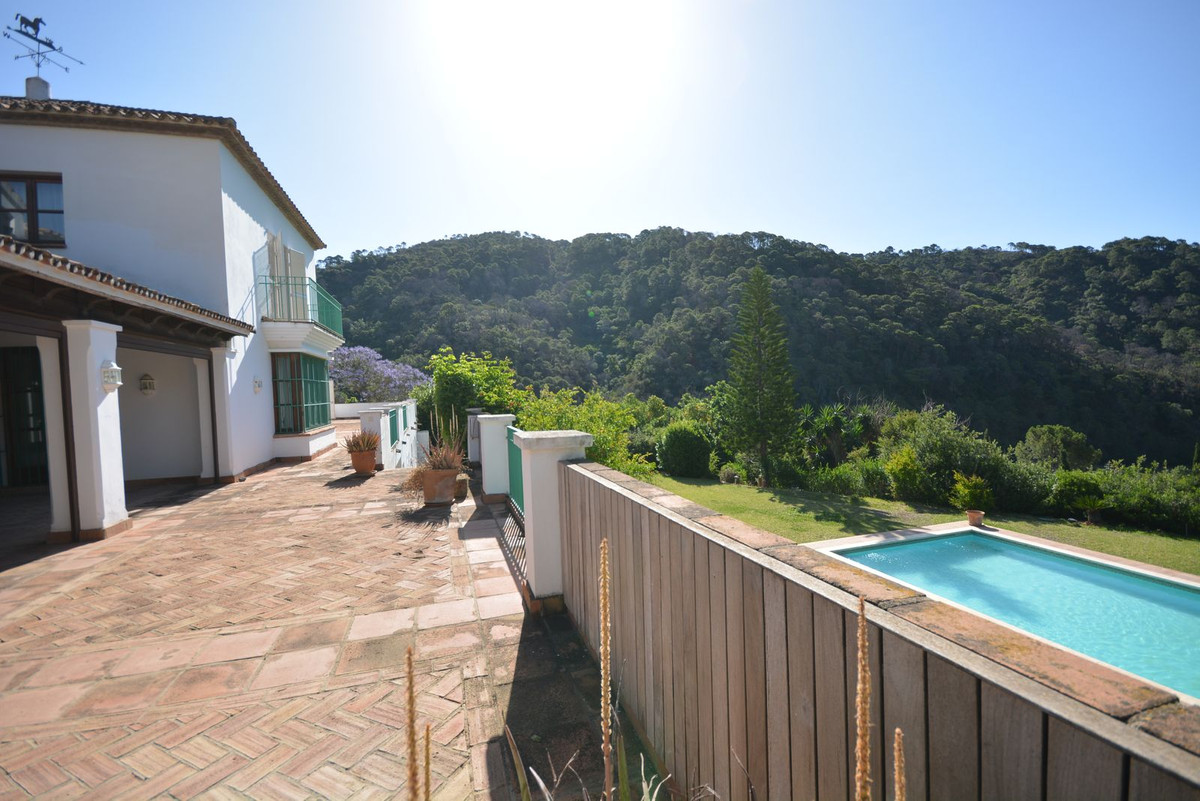 Finca - Cortijo te koop in Estepona | 7 slaapkamers H5053213