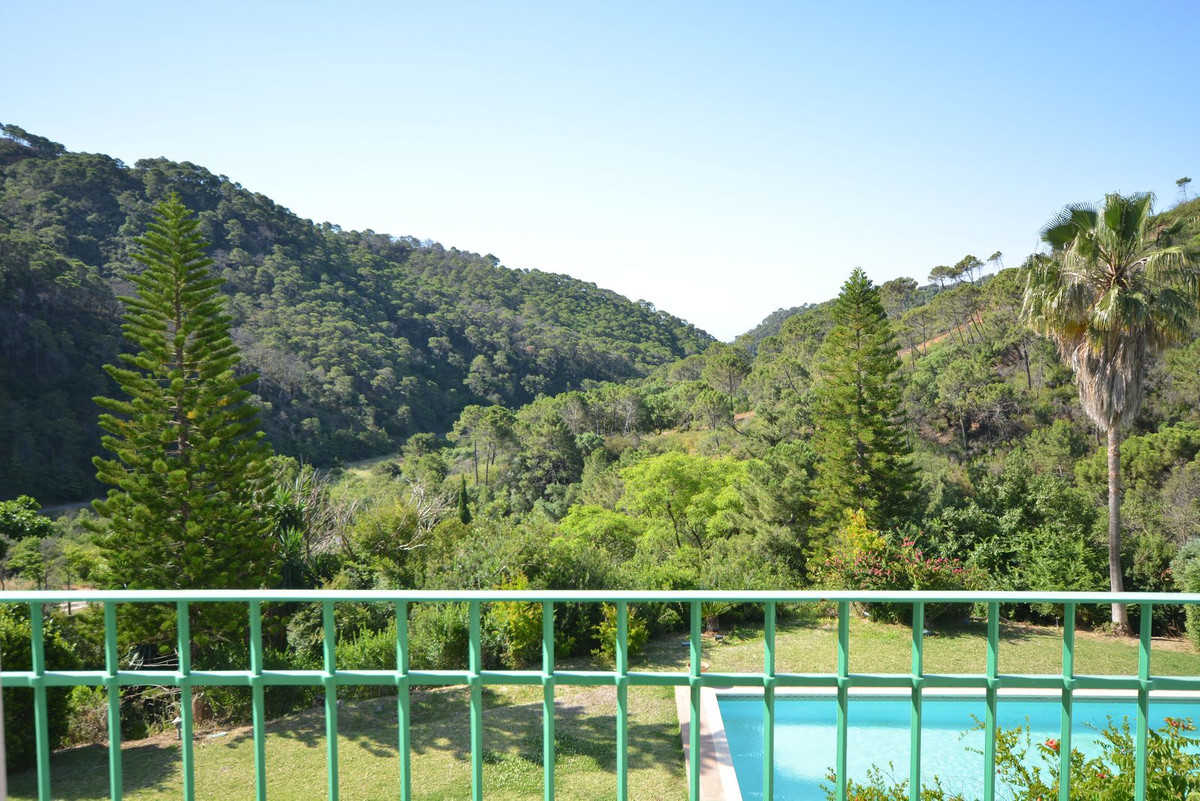 Finca - Cortijo te koop in Estepona | 7 slaapkamers H5053213