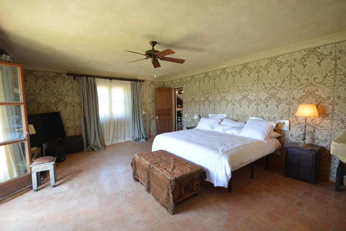 Finca - Cortijo te koop in Estepona | 7 slaapkamers H5053213