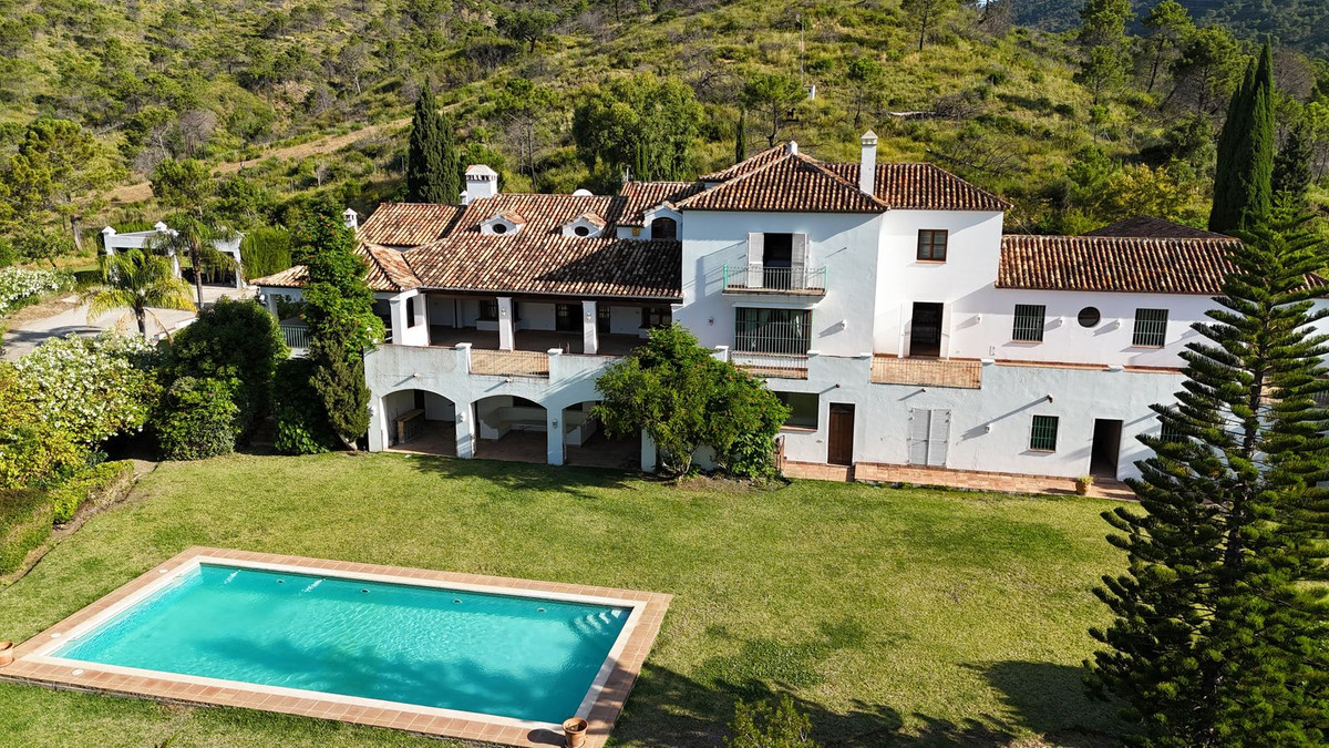 Finca - Cortijo te koop in Estepona | 7 slaapkamers H5053213