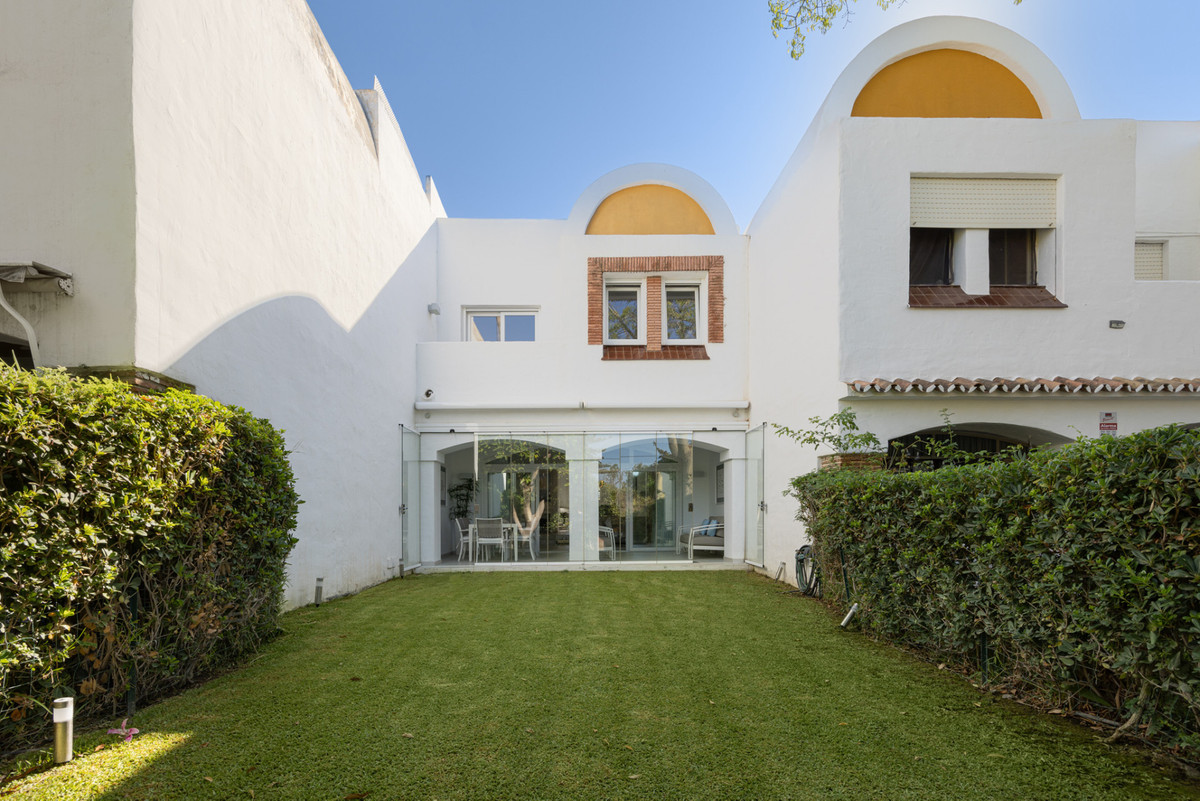 Huis te koop in Estepona | 3 slaapkamers H5055076