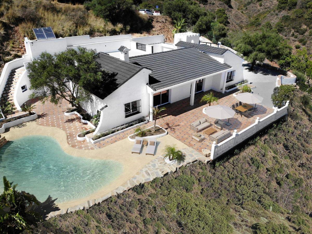 Huis te koop in Estepona | 5 slaapkamers H5055223