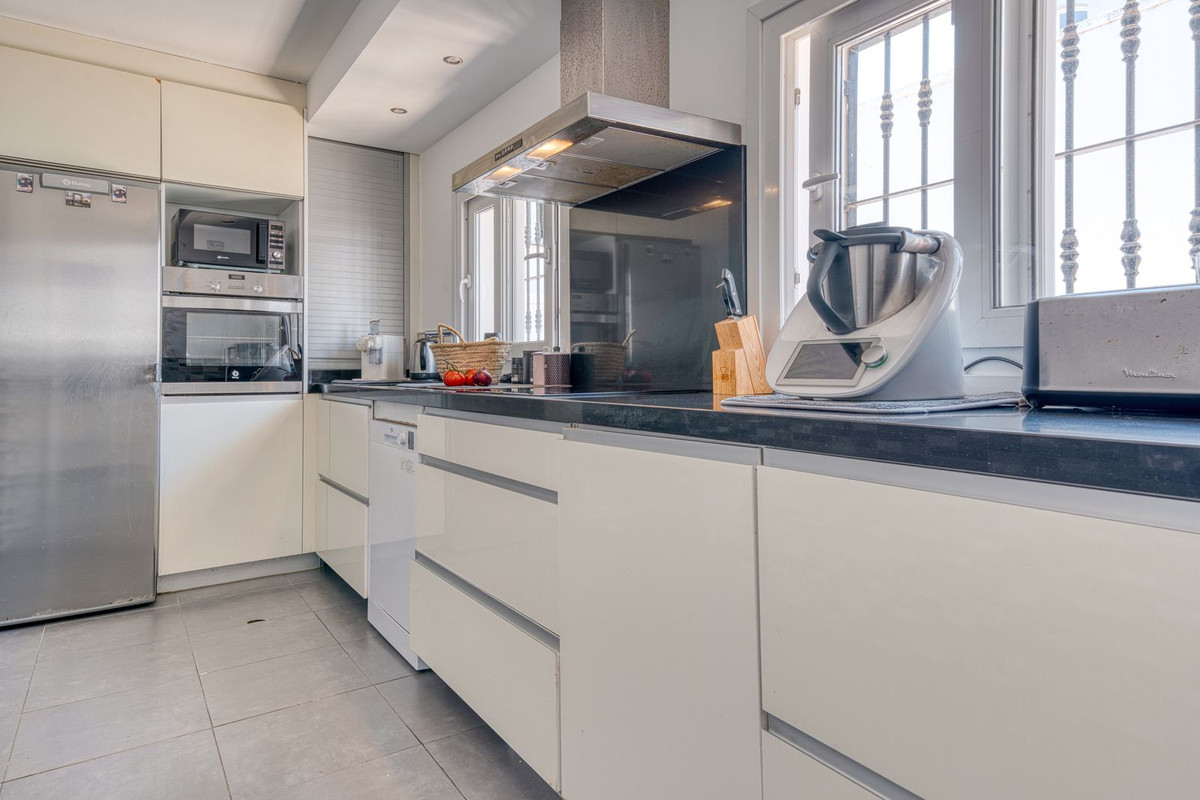 Huis te koop in Estepona | 5 slaapkamers H5055628