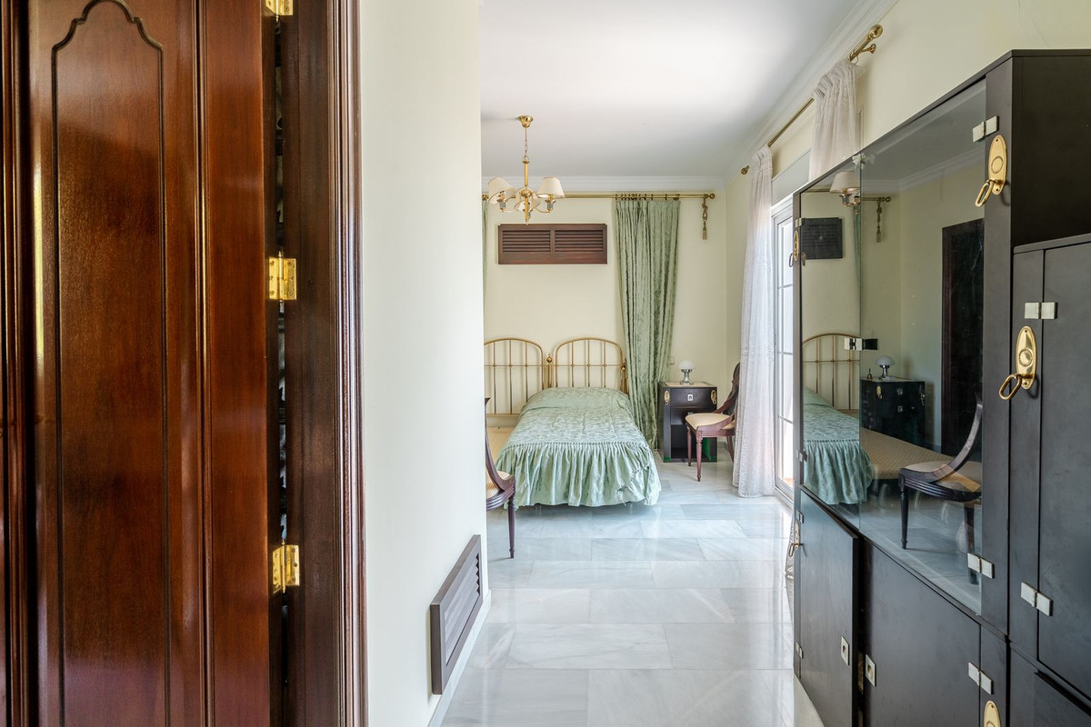 Huis te koop in Estepona | 5 slaapkamers H5058712