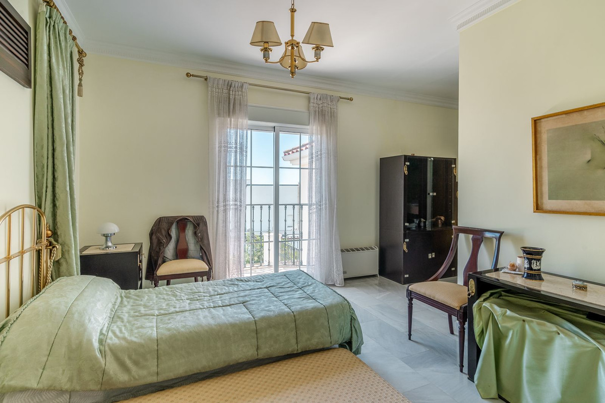 Huis te koop in Estepona | 5 slaapkamers H5058712