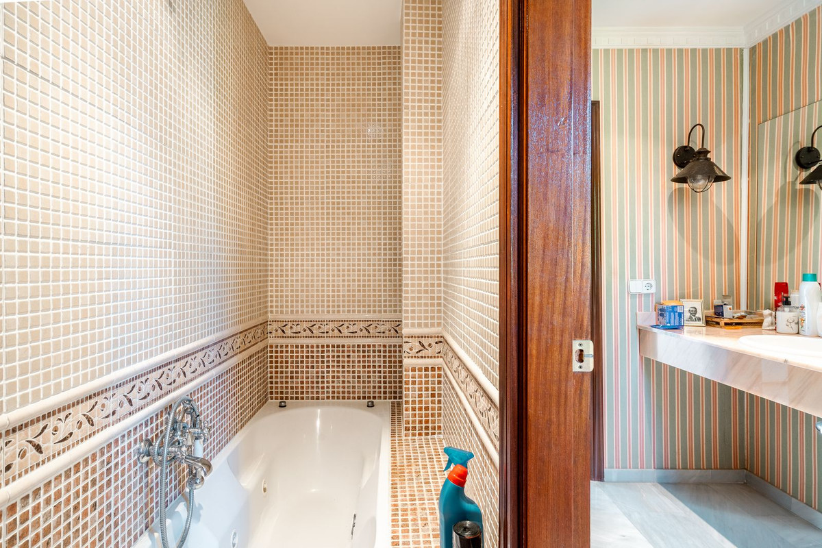 Huis te koop in Estepona | 5 slaapkamers H5058712