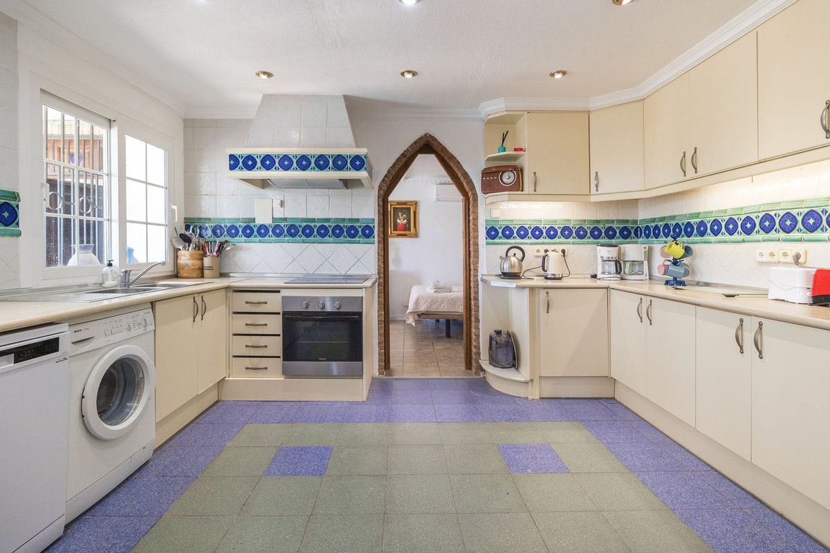 Huis te koop in Estepona | 6 slaapkamers H5061076