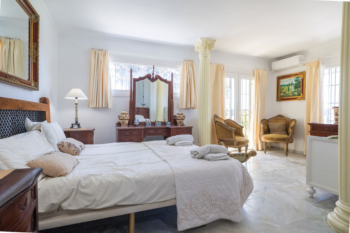 Huis te koop in Estepona | 6 slaapkamers H5061076