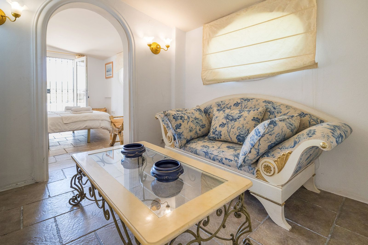 Huis te koop in Estepona | 6 slaapkamers H5061076