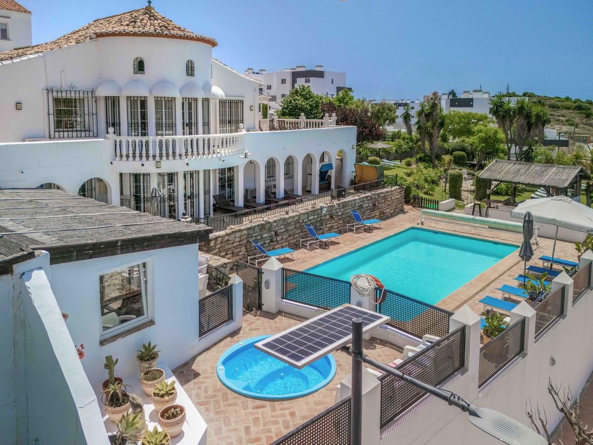 Huis te koop in Estepona | 6 slaapkamers H5061076