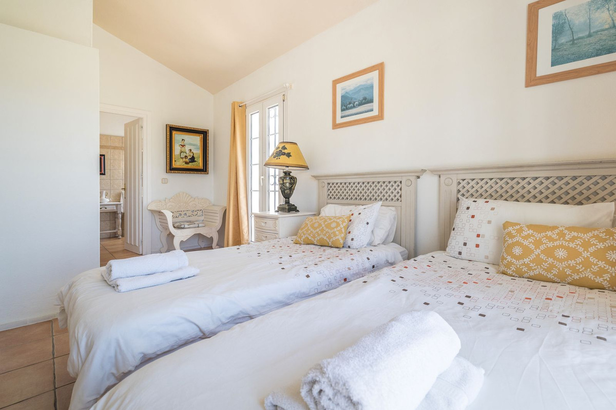 Huis te koop in Estepona | 6 slaapkamers H5061076