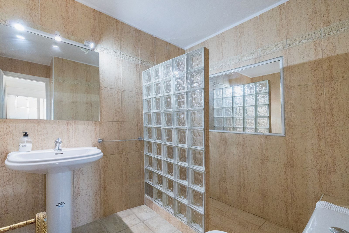 Huis te koop in Estepona | 6 slaapkamers H5061076