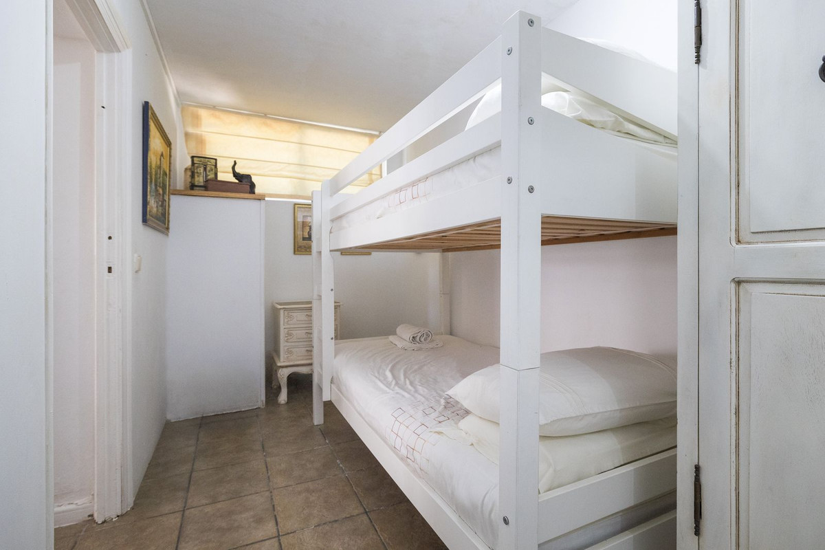 Huis te koop in Estepona | 6 slaapkamers H5061076