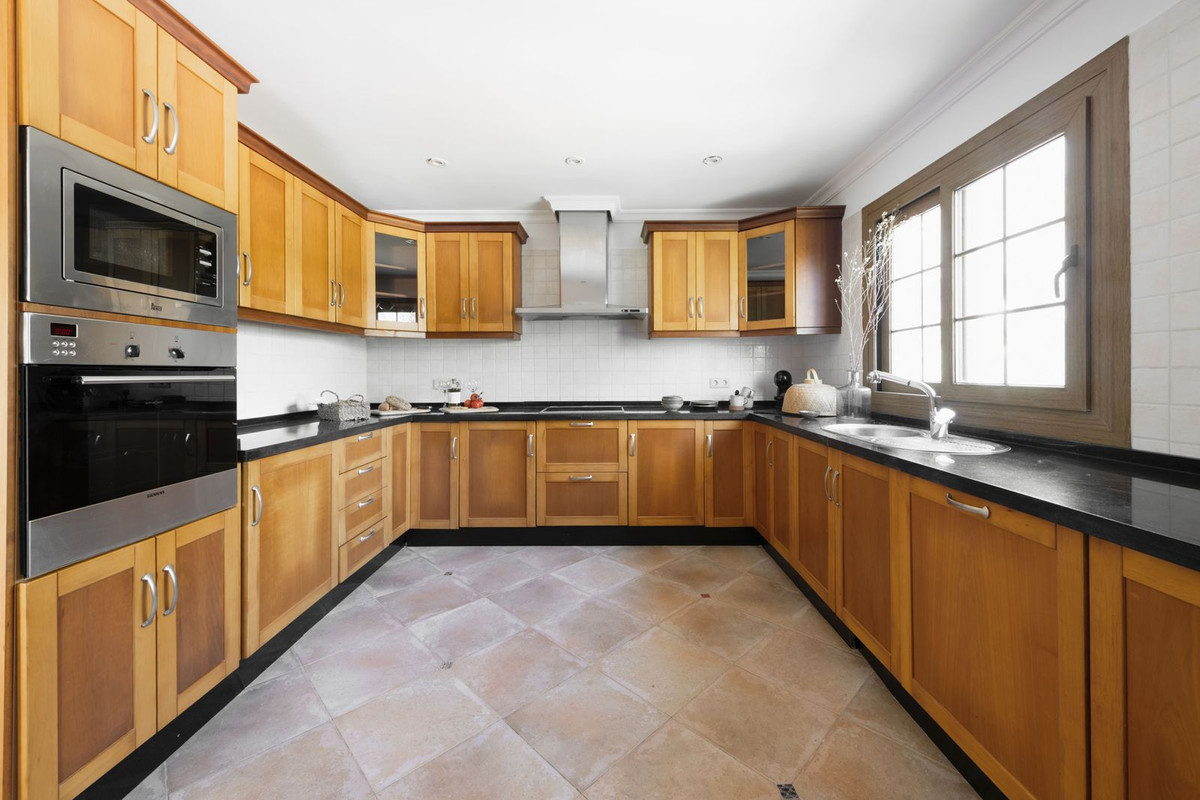 Huis te koop in Estepona | 5 slaapkamers H5061847