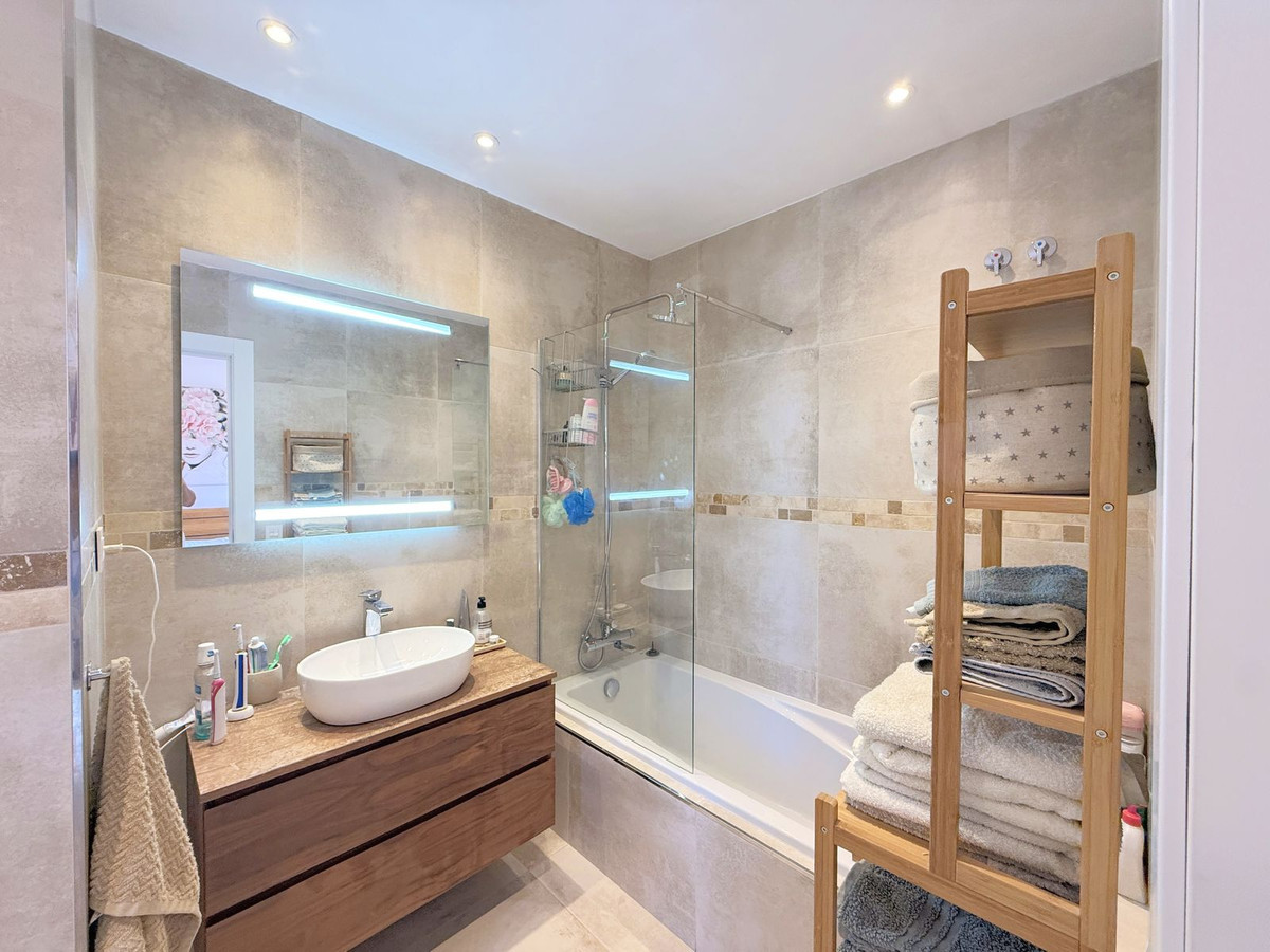 Huis te koop in Estepona | 3 slaapkamers H5073772