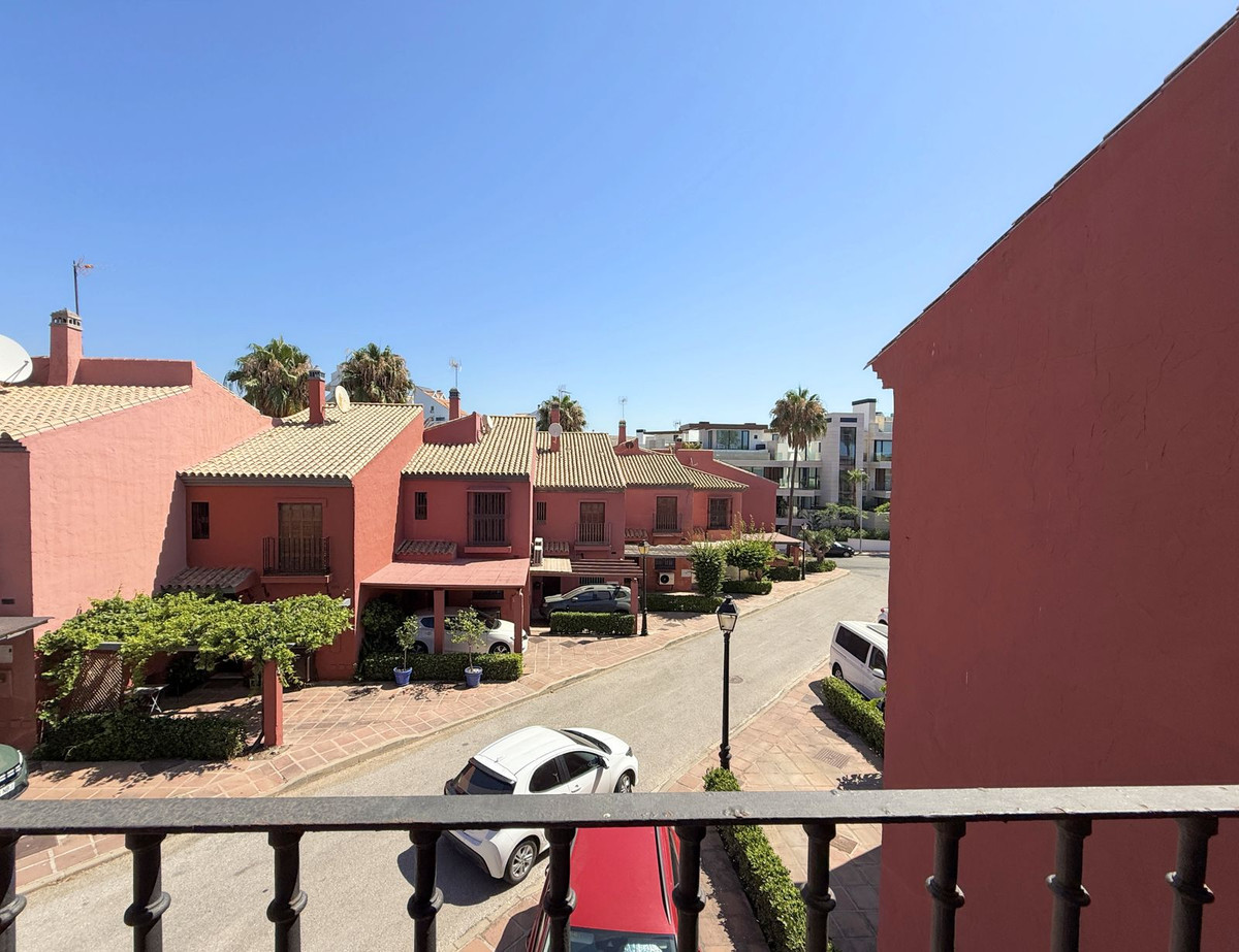 Huis te koop in Estepona | 3 slaapkamers H5073772