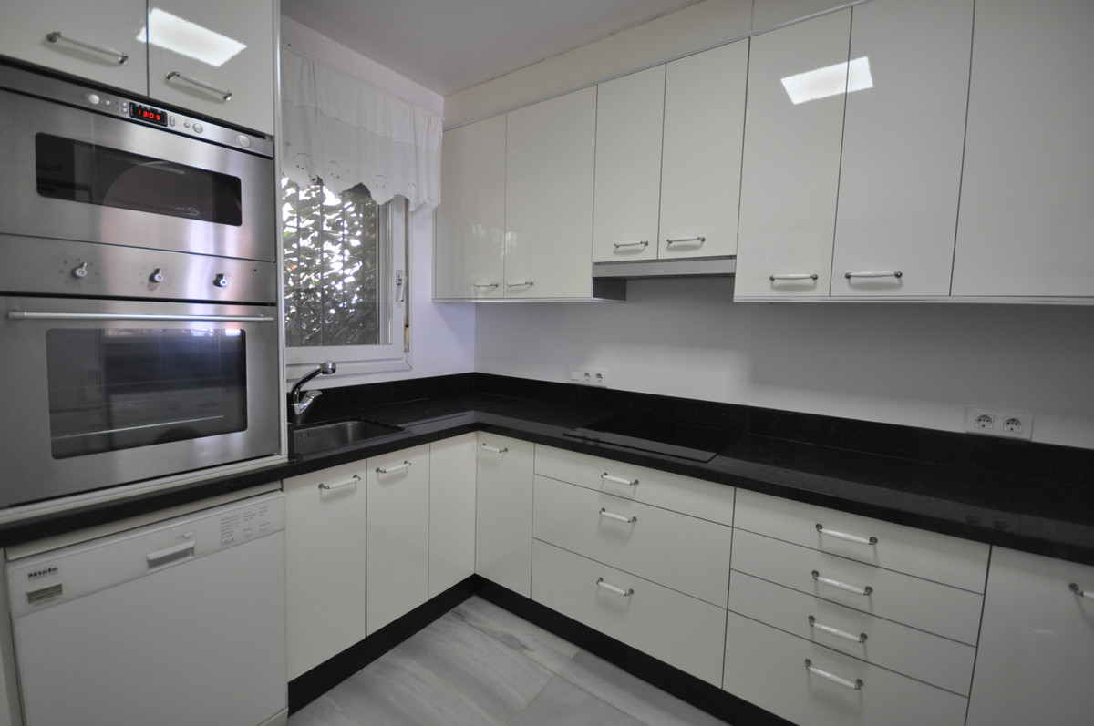Huis te koop in Estepona | 4 slaapkamers H5080828