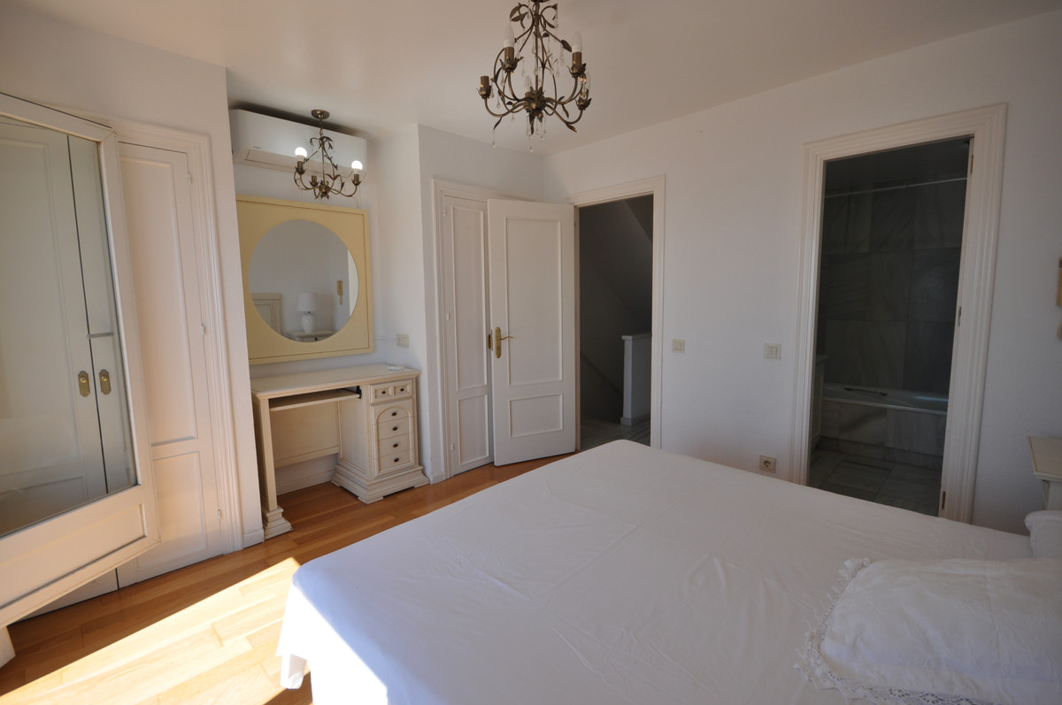 Huis te koop in Estepona | 4 slaapkamers H5080828