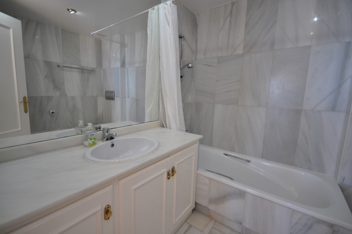 Huis te koop in Estepona | 4 slaapkamers H5080828
