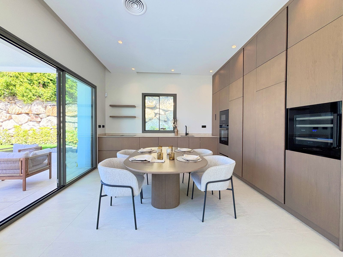 Huis te koop in Estepona | 4 slaapkamers H5083153
