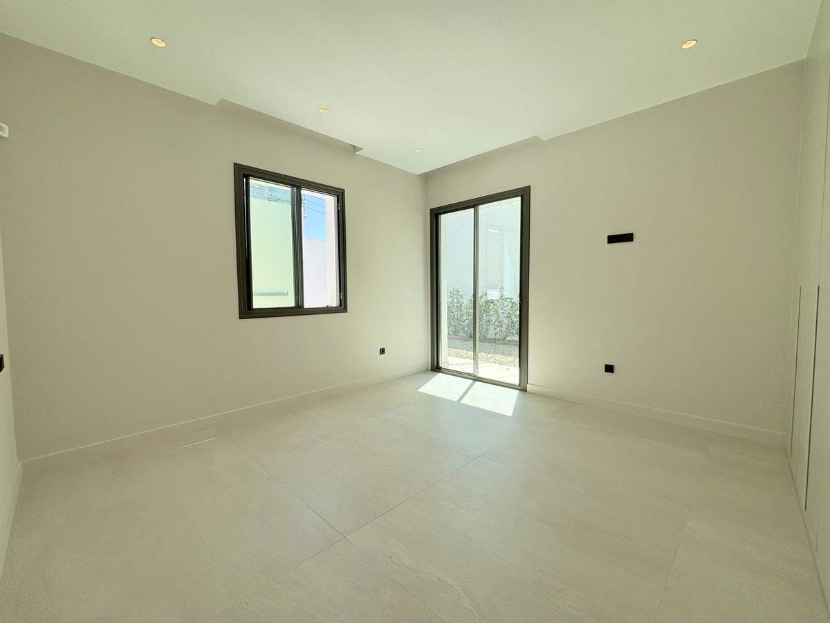Huis te koop in Estepona | 4 slaapkamers H5083153