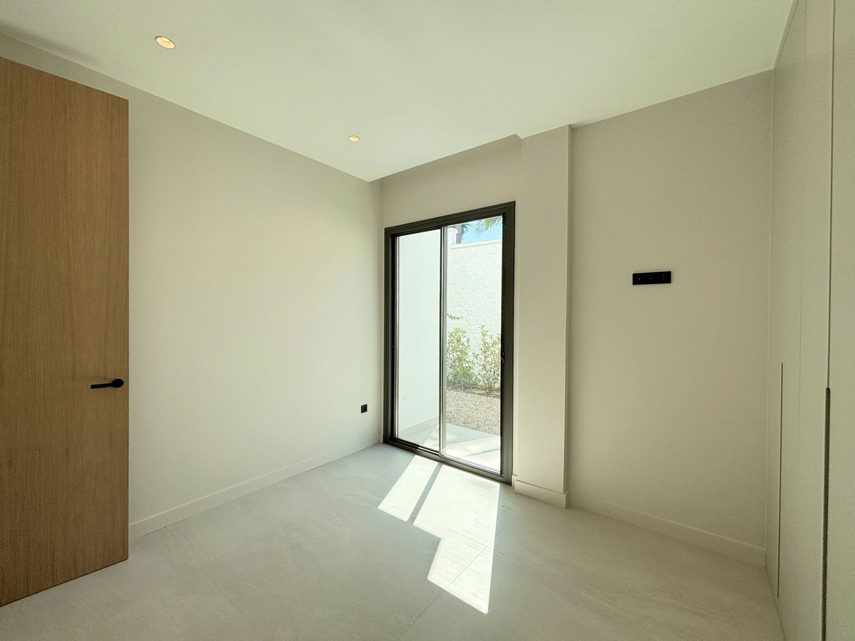 Huis te koop in Estepona | 4 slaapkamers H5083153
