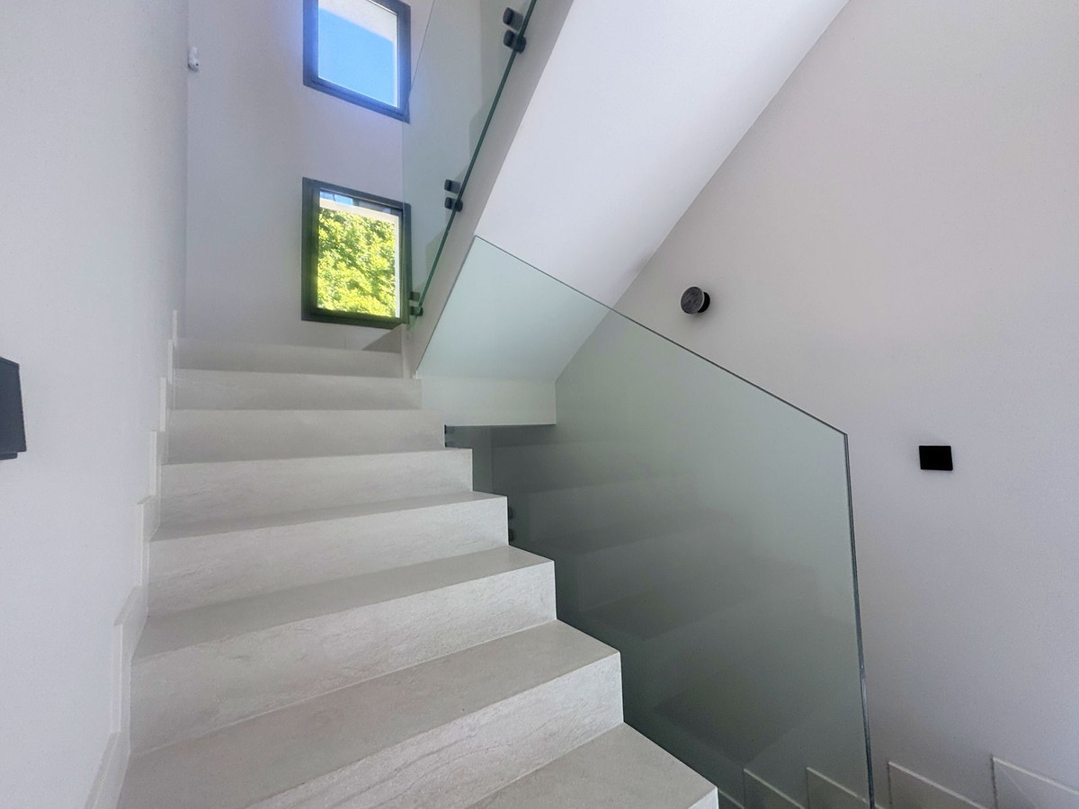 Huis te koop in Estepona | 4 slaapkamers H5083153
