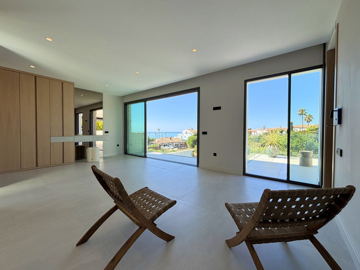 Huis te koop in Estepona | 4 slaapkamers H5083153