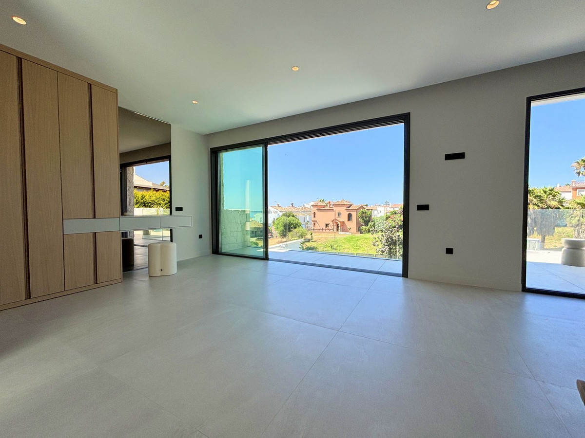 Huis te koop in Estepona | 4 slaapkamers H5083153