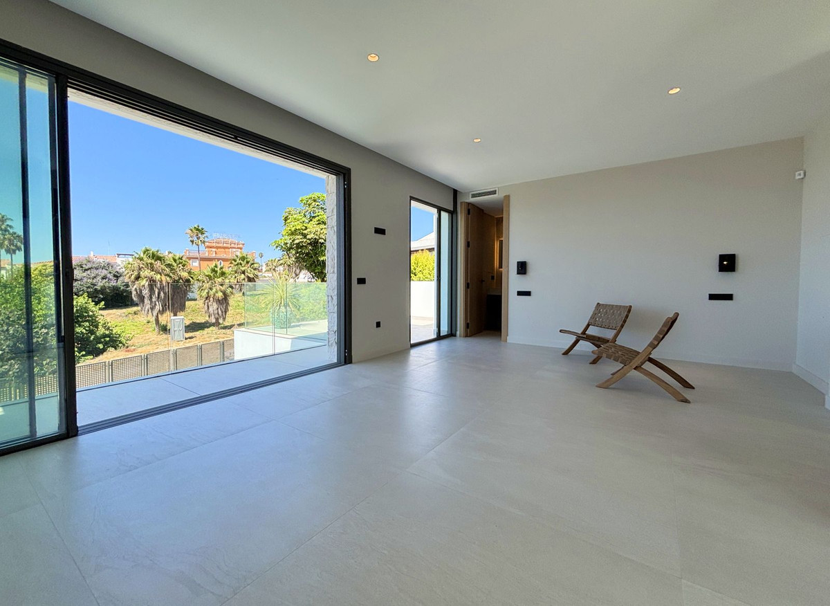 Huis te koop in Estepona | 4 slaapkamers H5083153